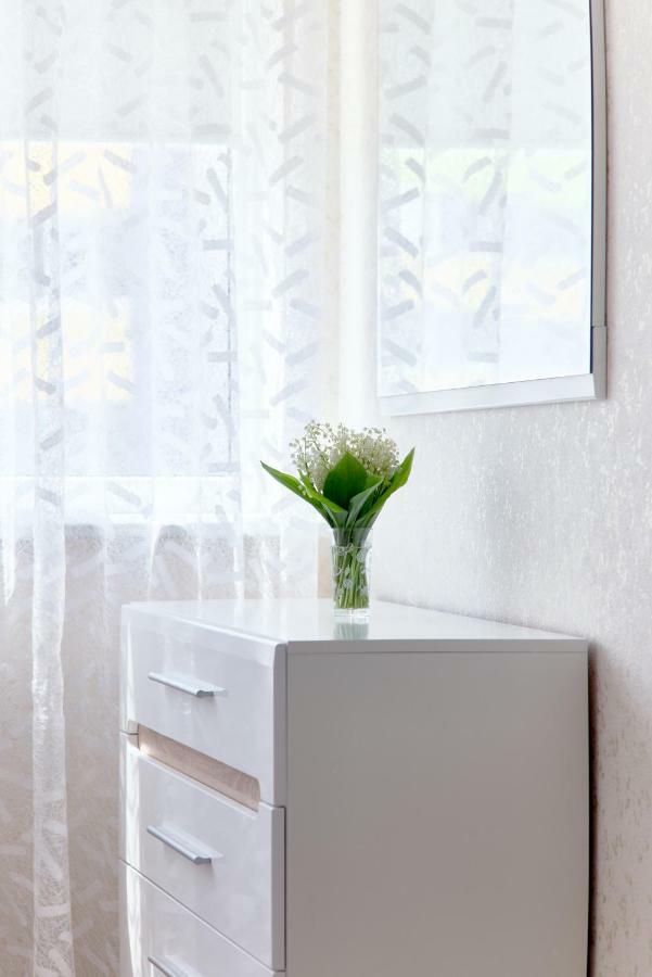 088 Apartment Near Airport Zhulyan 키예프 외부 사진
